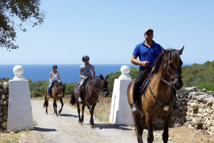 Enjoy an adventure riding in the Camí de Cavalls